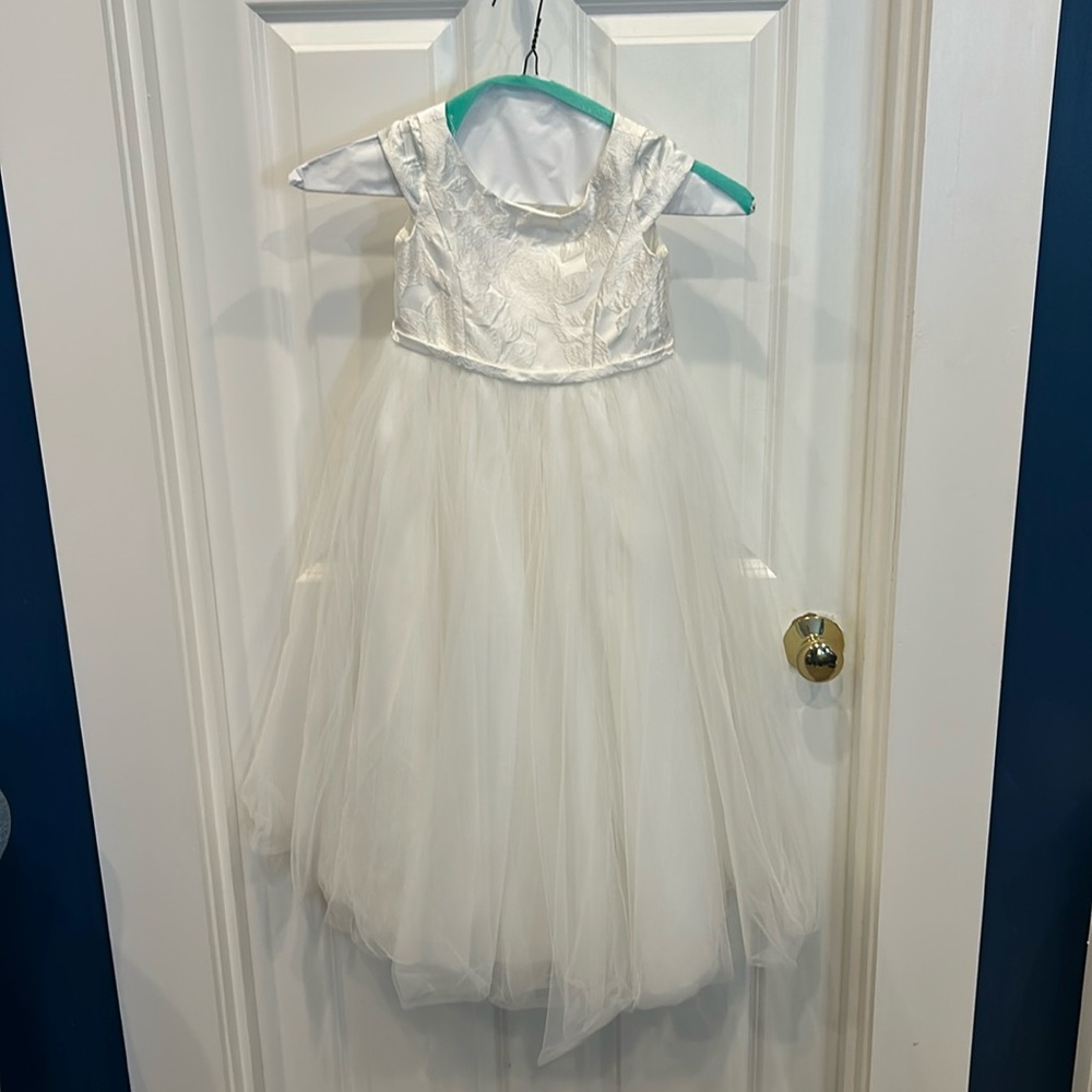 David’s Bridal flower girl dress - ivory jacquard size 5